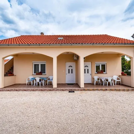 Culina Apartmán Pridraga